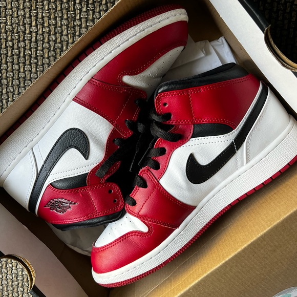 Air Jordan 1s - Picture 2 of 5